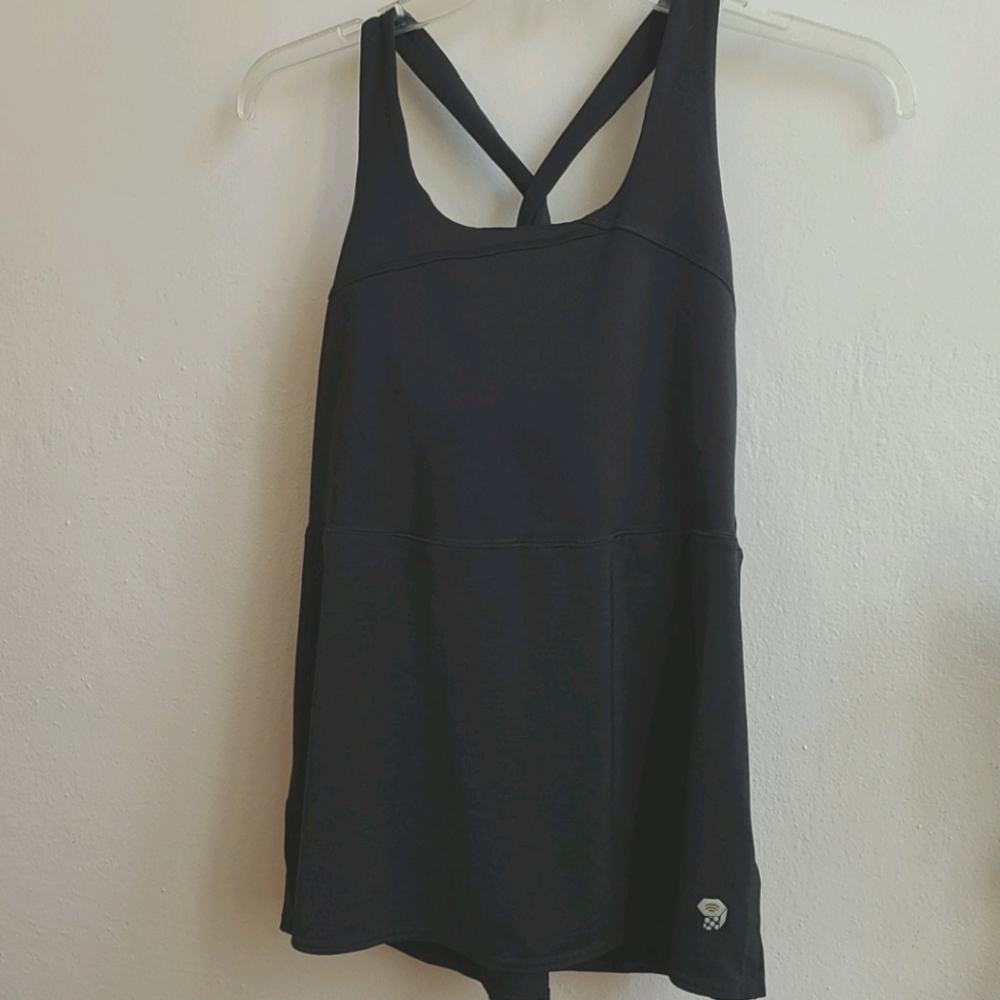 Yoga/workout tank with built-in adjustable bra